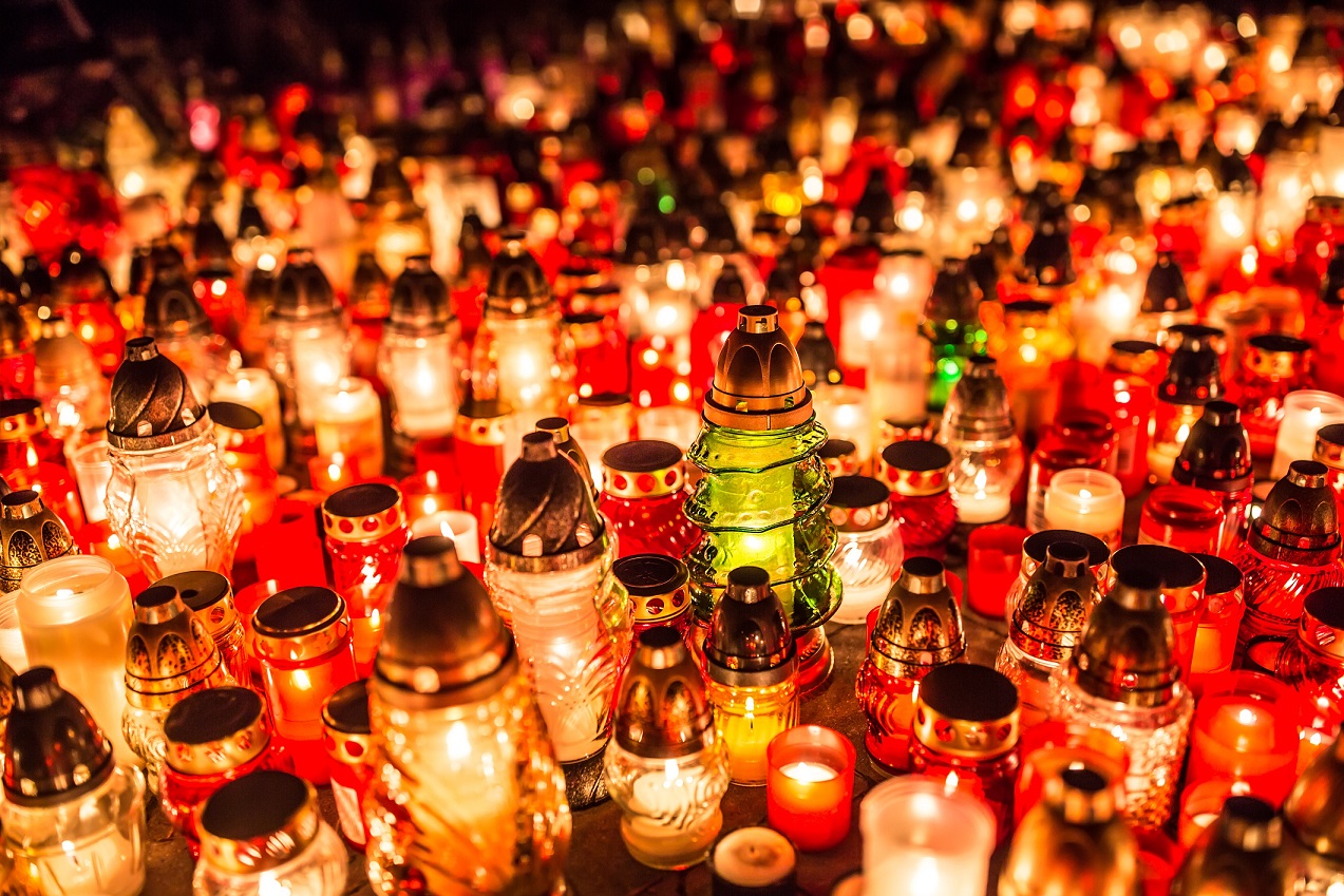 Dzień Zaduszny i Día de Muertos – jak pielęgnujemy pamięć o zmarłych?