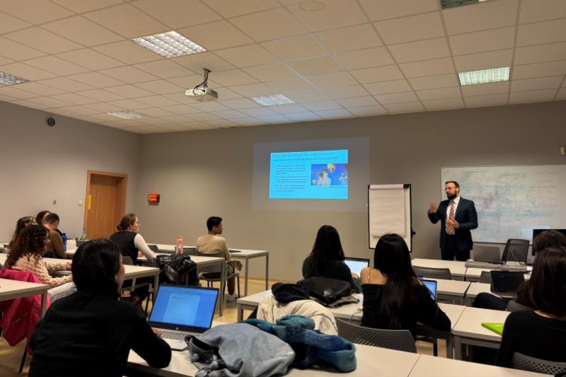 Wykład podczas seminarium Kompetencje Przyszłości na Uniwersytecie SWPS w Poznaniu