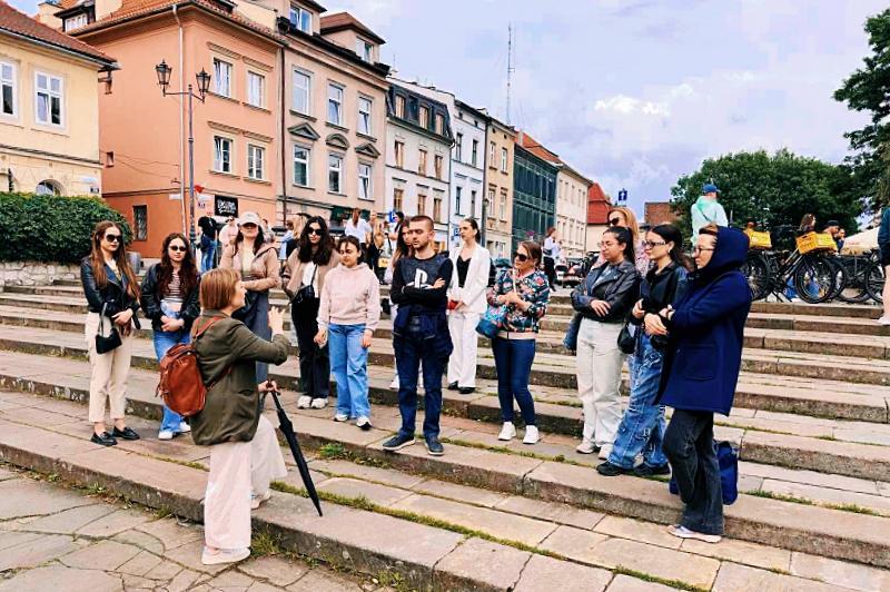 Studenci z NBU zwiedzają Kraków